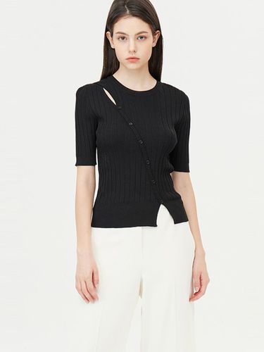 Diagonal Slit Ribbed Slim Fit Short Sleeve Knit [Black] (SAKP47431BK) - Sisley - Modalova