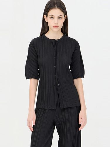 Pleated Elbow-Length Round Neck Blouse (SAWS05441BK) - Sisley - Modalova