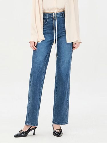 Side Slit Slim Straight Fit Denim Pants (SADP03441BL) - Sisley - Modalova