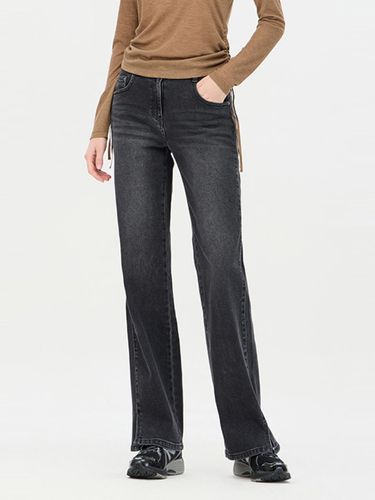 Side Slit Slim Straight Fit Denim Pants (SADP03441BK) - Sisley - Modalova