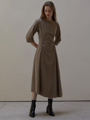 Pierre Tencel Shirring Dress [BROWN] - MOMET - Modalova