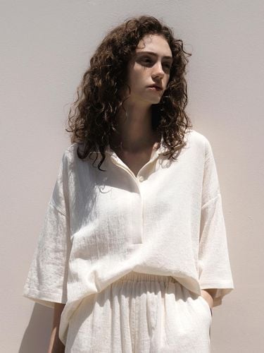 Surfy Collar Textured Cotton Blouse [Cream] - MOMET - Modalova