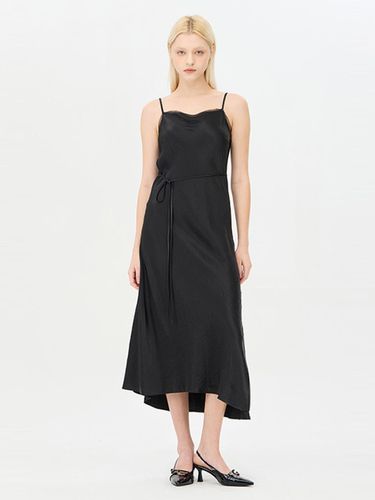 Acetate Adjustable Strap Slip Dress (SAOP05441BK) - Sisley - Modalova