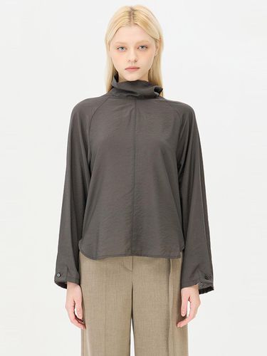 High Neck Elegant Relaxed Fit Blouse [Green] (SAWS14441GR) - Sisley - Modalova