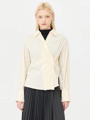 Semi V-neck Wrap Two-way Blouse (SAWS37461BE) - Sisley - Modalova