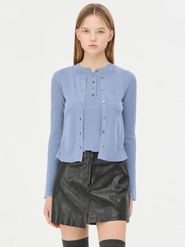 Layered Henley Button-Up Knit (SAKP04441SB) - Sisley - Modalova