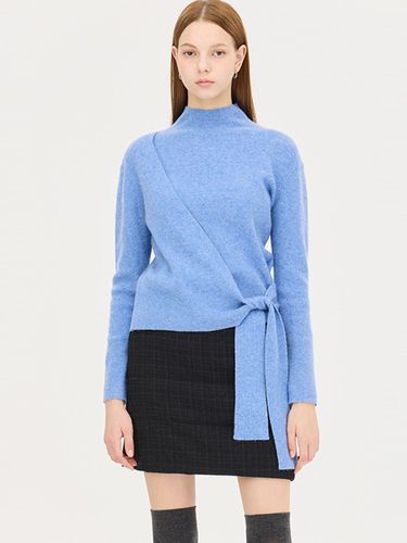 Wrap Strap High Neck Wool Blend Blouse (SAKP53461) - Sisley - Modalova