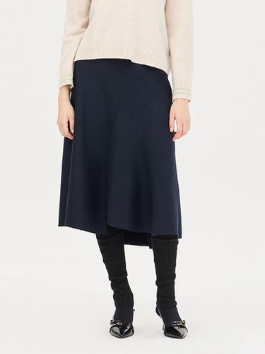 Fair Cut Asymmetrical Flare Skirt (SASK37461DN) - Sisley - Modalova