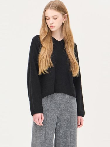 V-neck Raglan Boxy Wool Knit (SAKP46461BK) - Sisley - Modalova