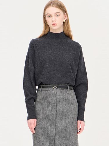 Diagonal Cut Premium Wool Turtleneck Knit (SAKP47461DG) - Sisley - Modalova