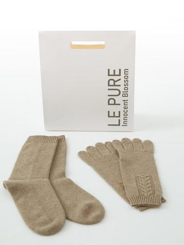 Cashmere Premium Touchscreen Compatible Gloves and Socks Set [Brown] - LE PURE - Modalova