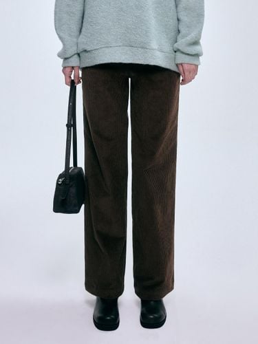 Basic Corduroy Fleece-Lined Straight-Cut Pants [BROWN] - FOVERE - Modalova