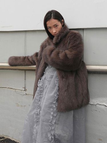 Bush Voluminous Eco Fur Jacket [Brown] - OVEOF - Modalova