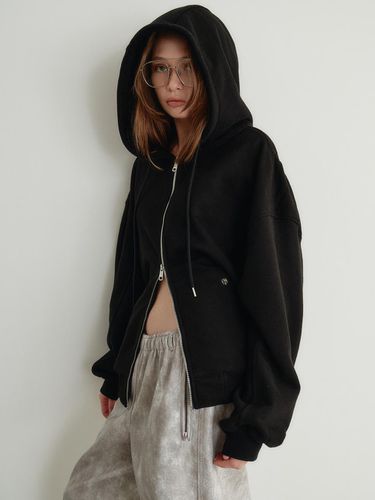 Back Shirring Oversized Zip-up Hoodie [Black] - GIMMETHEYOUNG - Modalova