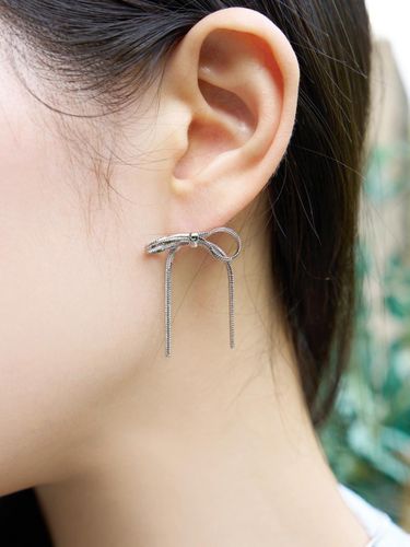 Ribbon Embossed Texture Chain Earrings [] - FANTASTIC PLANET - Modalova