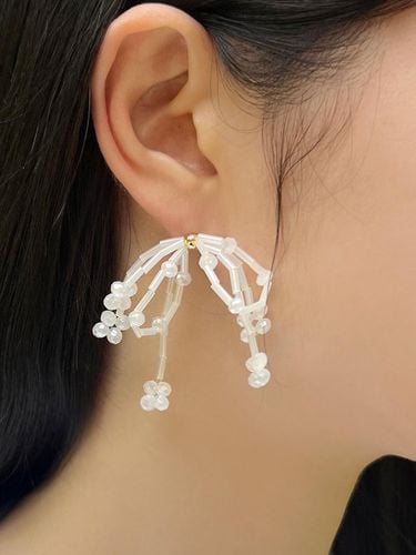 Handcrafted Delicate Ribbon Beads Blossom Earrings [Beige] - FANTASTIC PLANET - Modalova