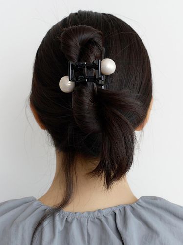 Kyoto Ball Pearl Hair Clip - FANTASTIC PLANET - Modalova