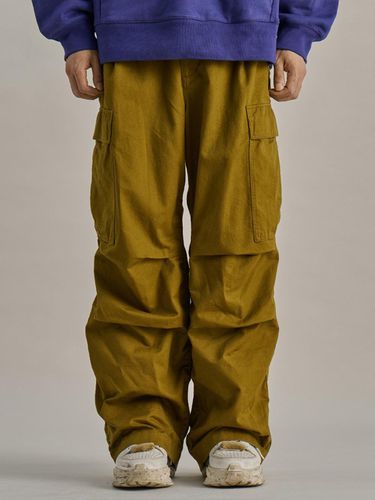 Heavy Wide Fit Military Cargo Pants [GREEN] - NONTYPE - Modalova