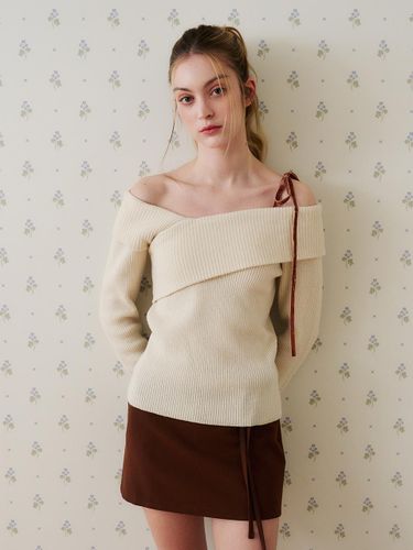 Velvet Tie Off-Shoulder Wool Knit [Beige] - AWIT - Modalova