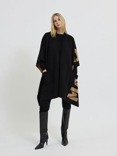 Lettering Double-Knit Italian Cashmere Blend Cape [Black/Camel] - Mare di mari - Modalova