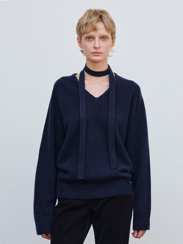 V-neck Lambswool Seamless Knit [Deep Navy] - LENUEE - Modalova