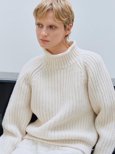 High-neck Ribbed Merino Wool Sweater [Beige] - LENUEE - Modalova