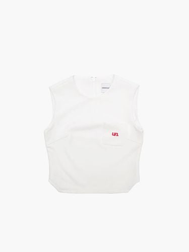 Uniform Half-Zipper Logo Vest [Beige] - UNKNOWN BLUE - Modalova