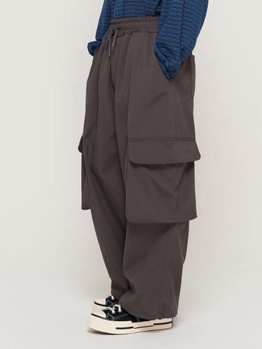 Wind Anorak Fleece-lined Wide Cargo Pants [Charcoal] - CARGOBROS - Modalova