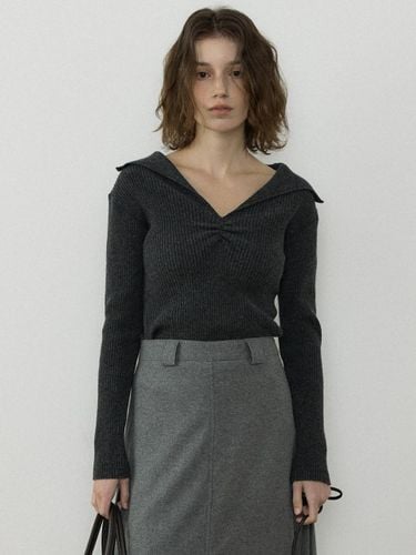 Open-collar Shirring Wool Knit [Charcoal] - AUBARD - Modalova