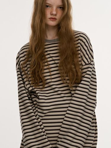 Fleece Stripe Long Sleeve Tee [Beige] - VANISHMENT - Modalova