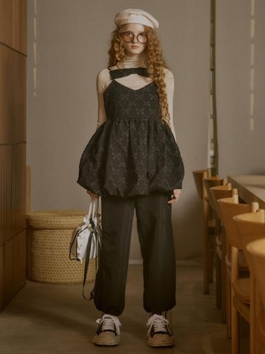 Handcrafted Pin-tuck Asymmetrical Pants [] - PARISIEN’S KYOTO TRIP - Modalova