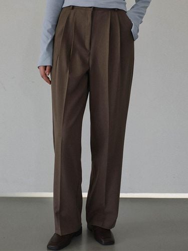 Basic Two Tuck Polyester Blend Slacks [BROWN] - DEHEVE - Modalova