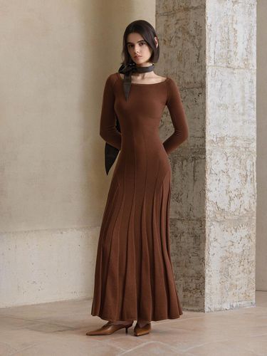 Slim Pleated Long Knit Dress [Brown] - yyiam - Modalova