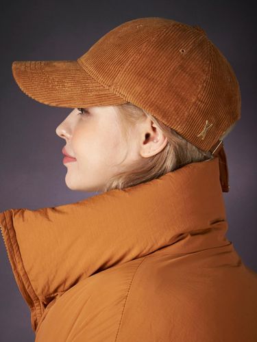 Gold Point Overfit Corduroy Ball Cap [Brown] - VARZAR - Modalova