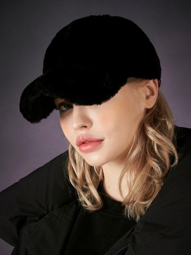 Fur Logo Premium Adjustable Ball Cap [Black] - VARZAR - Modalova