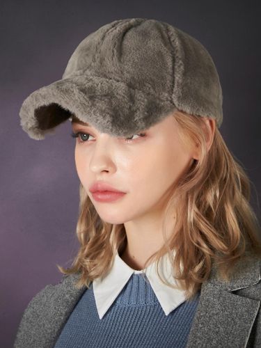 Fur Logo Adjustable Ball Cap [Gray] - VARZAR - Modalova