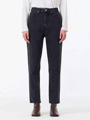 Signature Studded Tapered Crop-Fit Denim Pants [Black] - VARZAR - Modalova