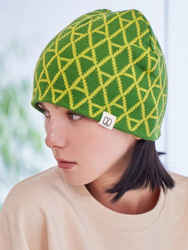 VA Pattern Jacquard Acrylic Beanie [Green] - VARZAR - Modalova