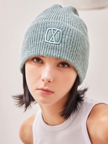 VA Square 3D Jacquard Beanie [GREEN] - VARZAR - Modalova