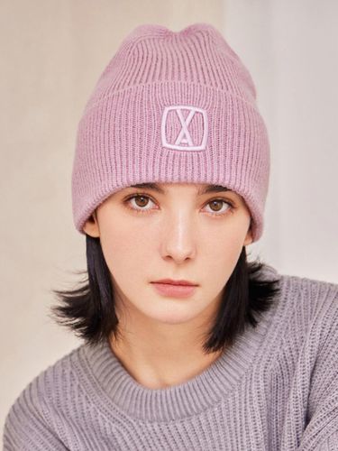 D Square Logo Marble Pattern Beanie [Pink] - VARZAR - Modalova