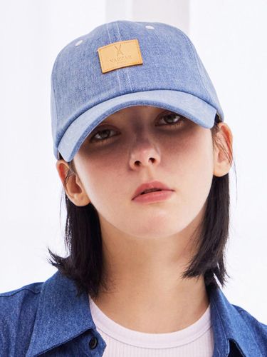 VA Square Denim Adjustable Ball Cap [Light Blue Wash] - VARZAR - Modalova