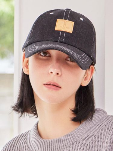 VA Square Denim Label Ball Cap [Black/Blue] - VARZAR - Modalova