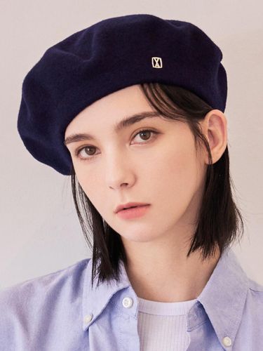 Square Stud Wool Beret [Navy] - VARZAR - Modalova