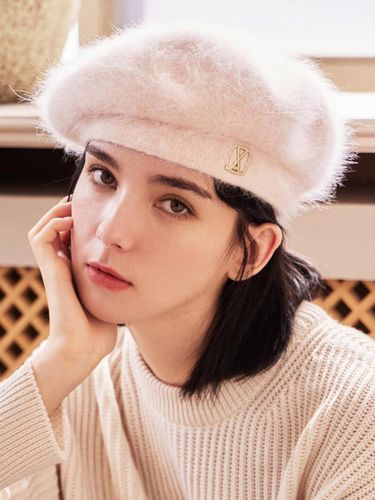 VA Square Stud Soft Wool Beret [Pink] - VARZAR - Modalova