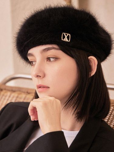 VA Square Stud Soft Wool Beret [Black] - VARZAR - Modalova