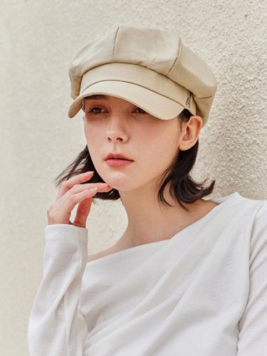 VA Studded Adjustable Newsboy Cap [Beige] - VARZAR - Modalova