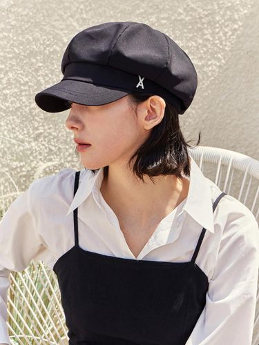 VA Studded Adjustable Newsboy Cap [Black] - VARZAR - Modalova