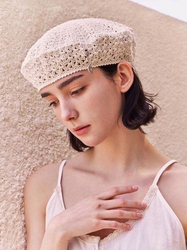 Heart Chain Embossed Cotton Beret [Beige] - VARZAR - Modalova