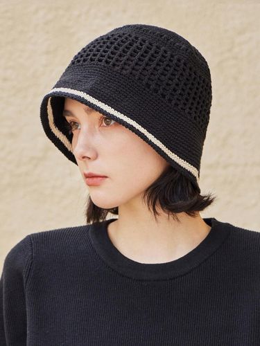 Top Button Knit Cotton Bucket Hat [Black] - VARZAR - Modalova