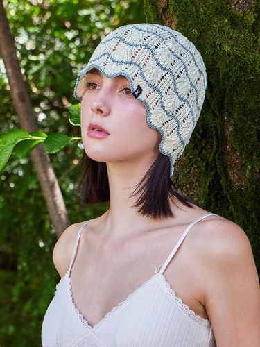 Wave Line Polyester Beanie [Beige] - VARZAR - Modalova